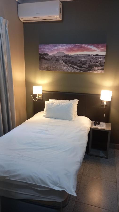 Upington Inn Bagian luar foto